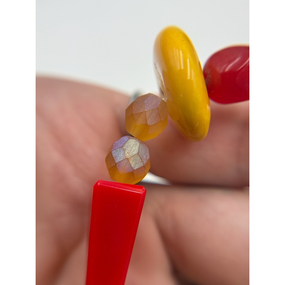 Vintage Handmade Womens Red Yellow Glass Scarlet Beaded Stretch Fashion Bracelet - Picture 7 of 8